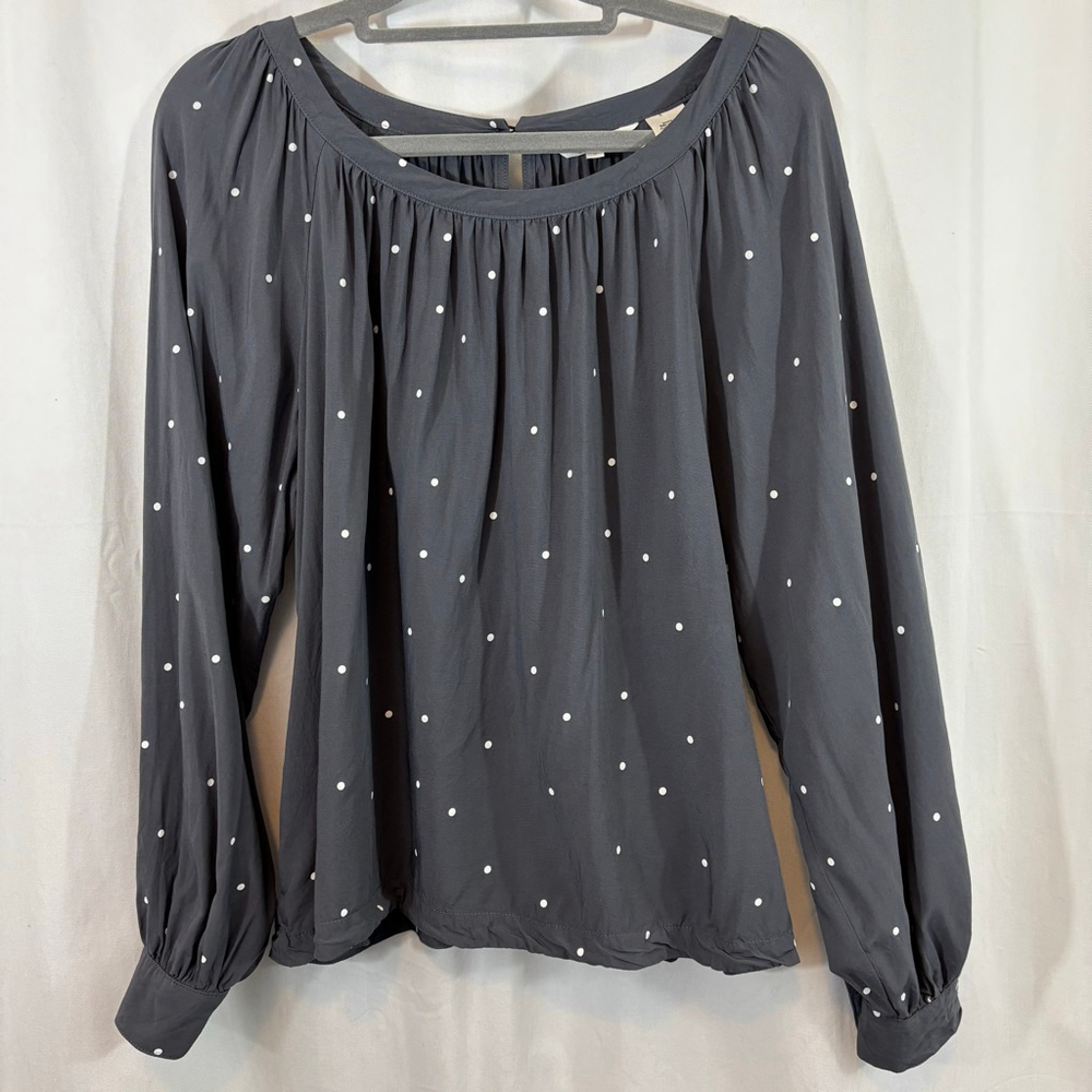 Women's Levi's Gray With White Polka Dot Blouse Size Medium